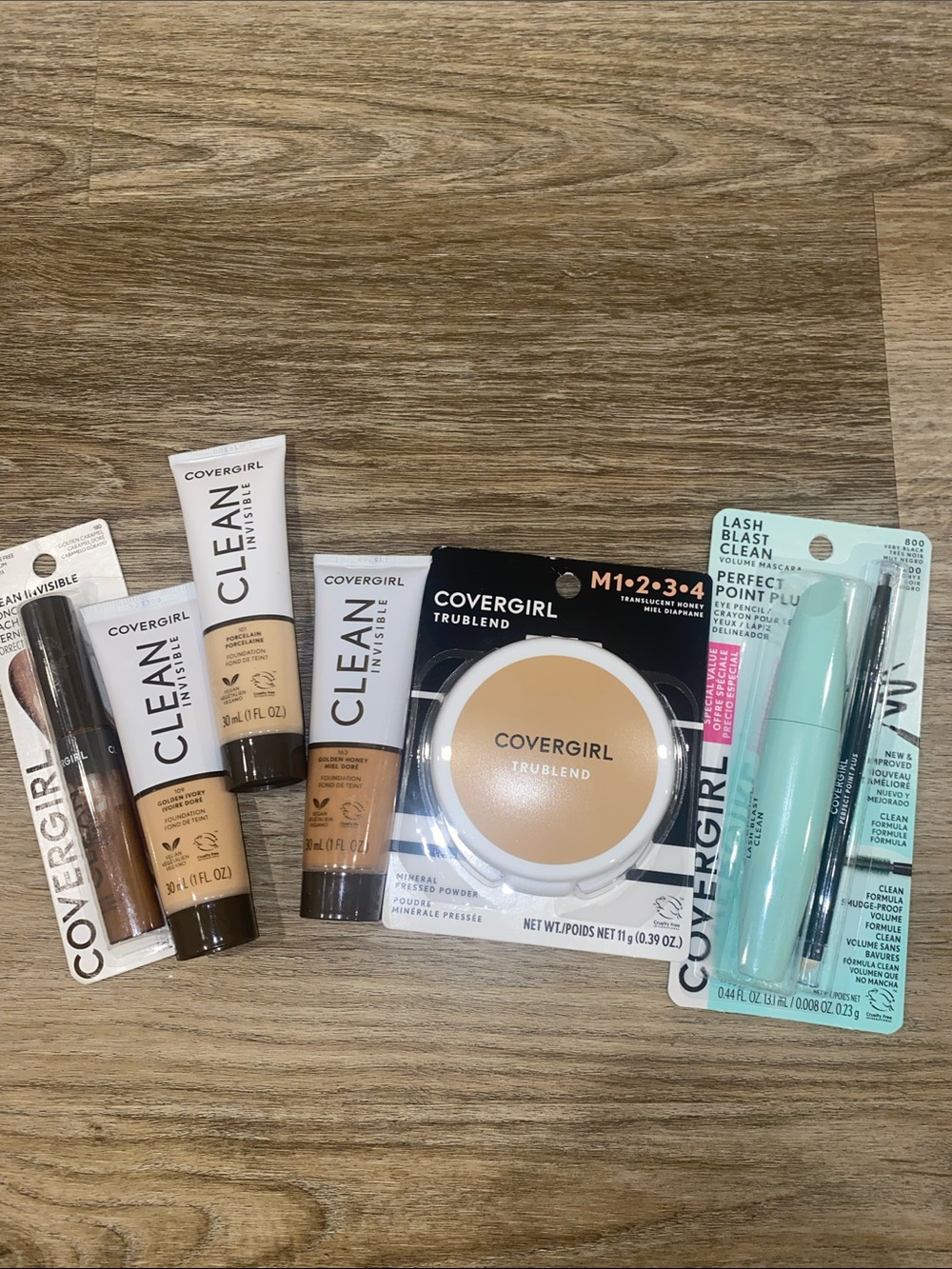 CoverGirl Clean Makeup Set